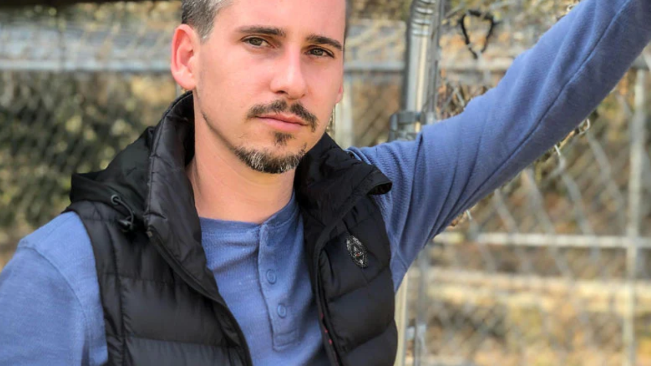 iHoodWarm's Heated Gloves for Men Will Keep You Warm in Style